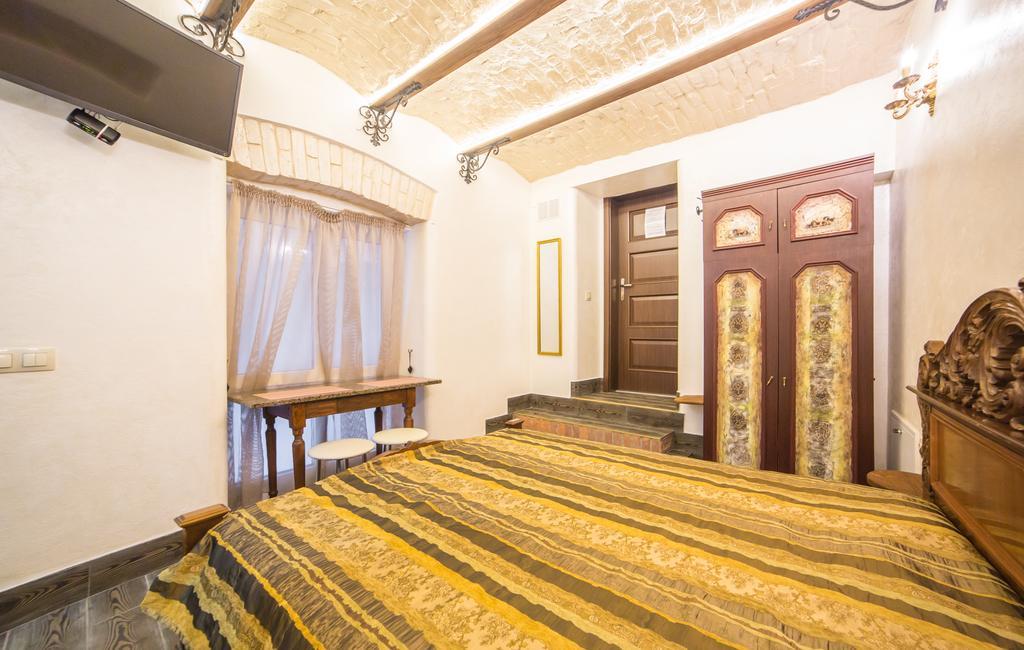 Apartments On Valova 16, On Market Square Λβιβ Εξωτερικό φωτογραφία